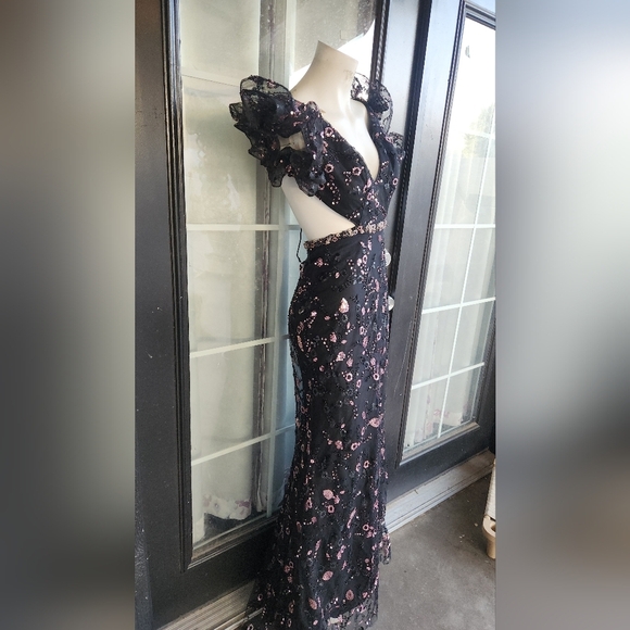 Mac Duggal 68043 - Sequin-Detailed Ruffle Evening‎ dress - Picture 5 of 11